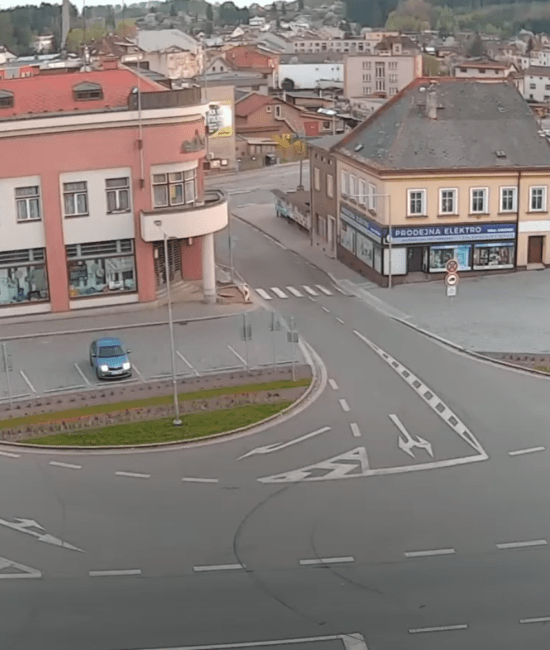 cerveny kostelec náměstí