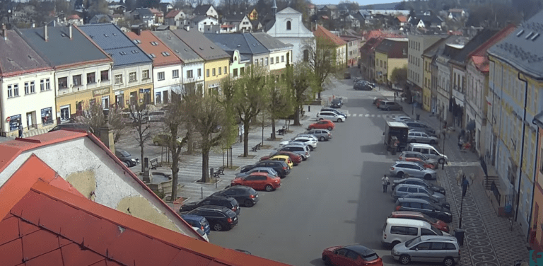 lomnice nad popelkou husovo náměstí